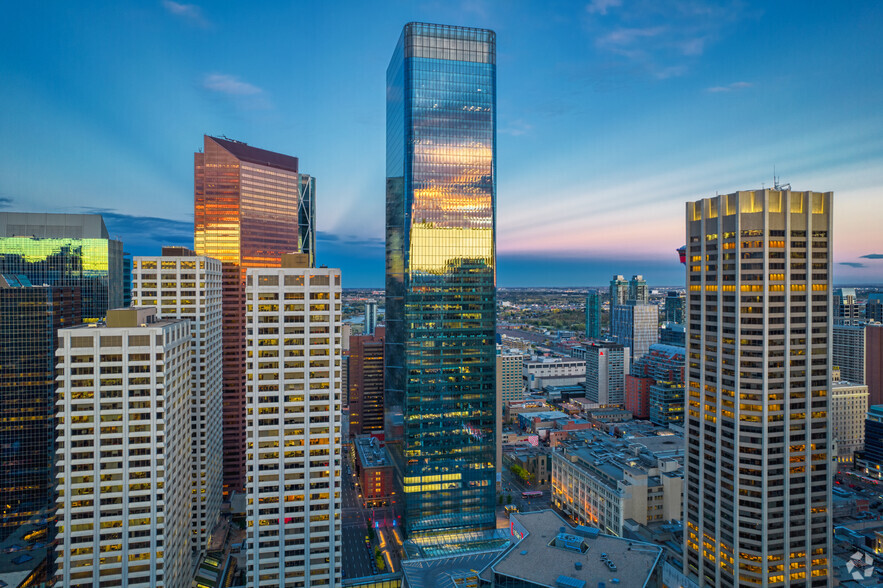 225 6 Av SW, Calgary, AB en alquiler - Foto del edificio - Imagen 2 de 16