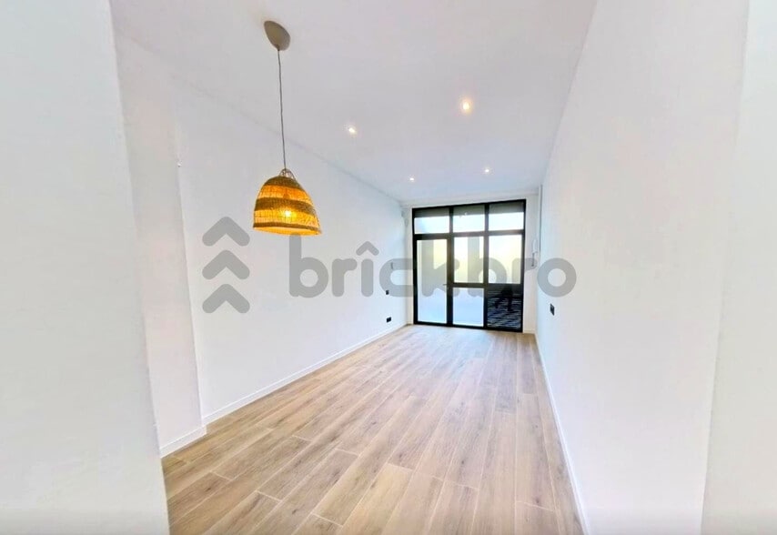 Edificio residencial en Barcelona, Barcelona en venta - Foto del edificio - Imagen 3 de 4