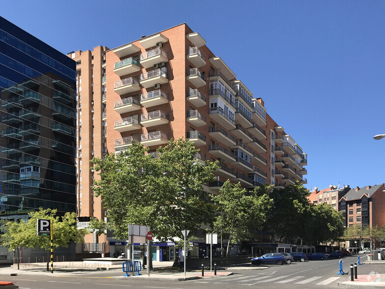 Calle José Castán Tobeñas, 1, Madrid, Madrid en venta - Foto del edificio - Imagen 3 de 3