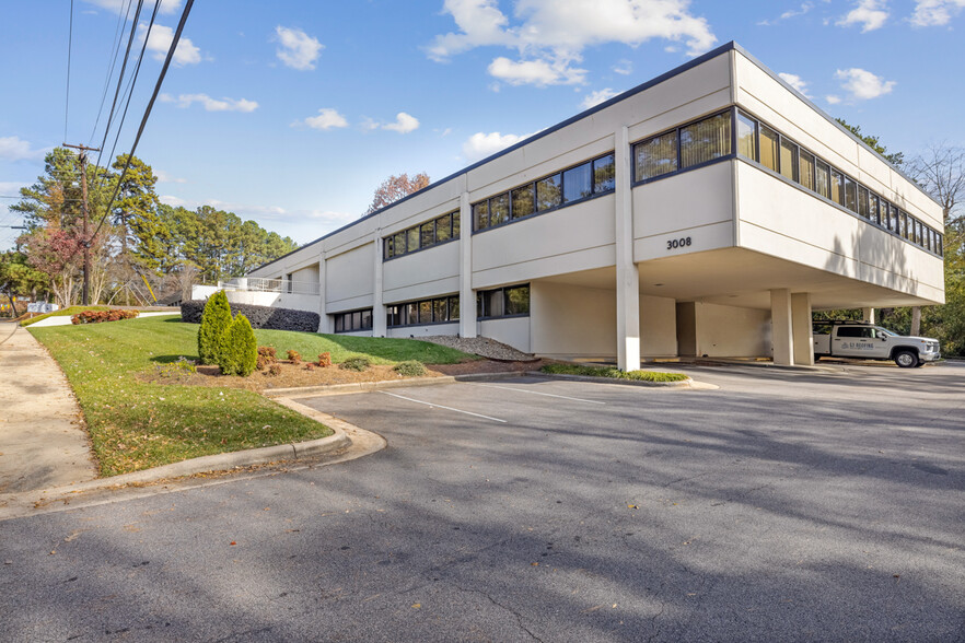 3008 Anderson Dr, Raleigh, NC en alquiler - Foto del edificio - Imagen 1 de 12