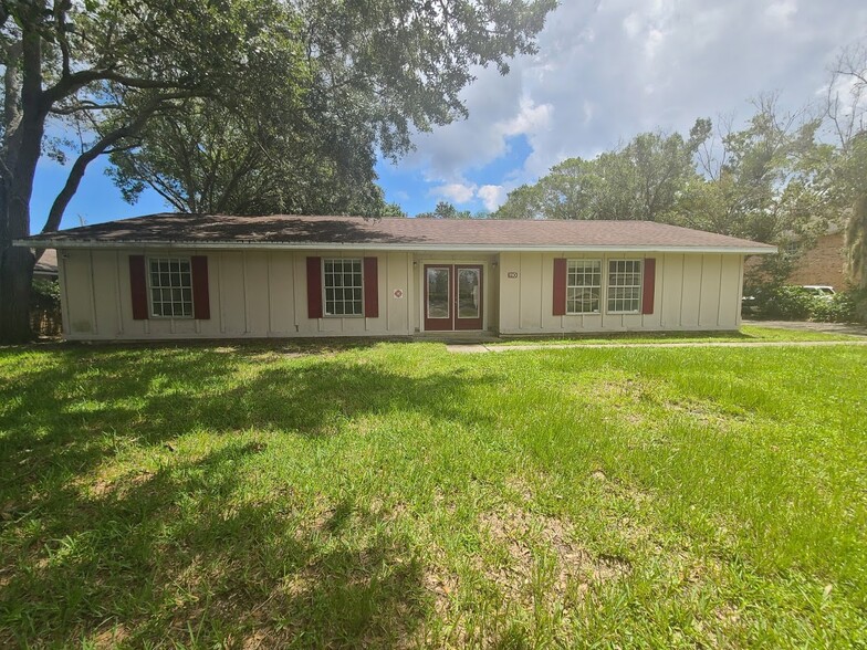 110 Bry Lynn Dr, Melbourne, FL en venta - Foto del edificio - Imagen 1 de 6