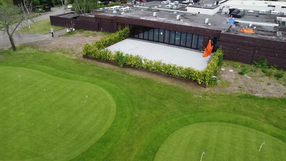 Epping Ln, Romford en venta - Vídeo de anuncio comercial - Imagen 2 de 7