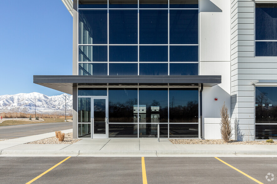 6162 W Beagley Rd, West Valley City, UT en alquiler - Foto del edificio - Imagen 2 de 6