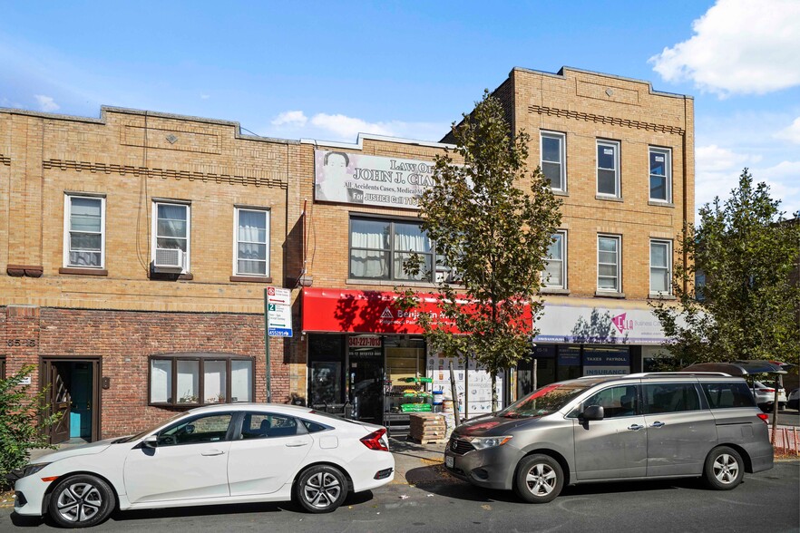 65-17 Myrtle Ave, Ridgewood, NY en venta - Foto del edificio - Imagen 1 de 12