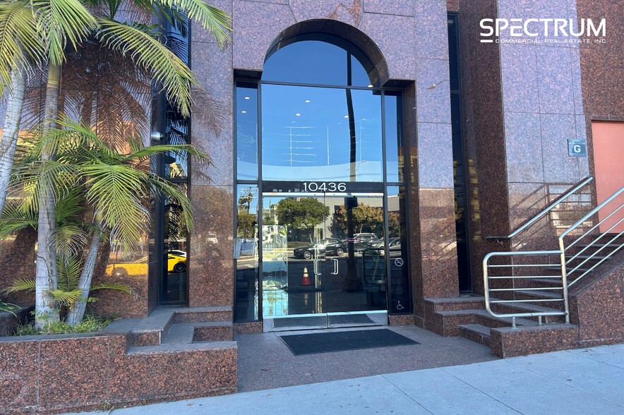 10436 Santa Monica Blvd, Los Angeles, CA en alquiler - Foto del edificio - Imagen 2 de 4