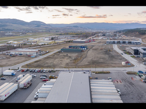 2075 Matrix Cres, Kelowna, BC - VISTA AÉREA  vista de mapa