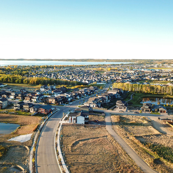 20 Memorial Dr, Sylvan Lake, AB en alquiler - Foto del edificio - Imagen 3 de 4