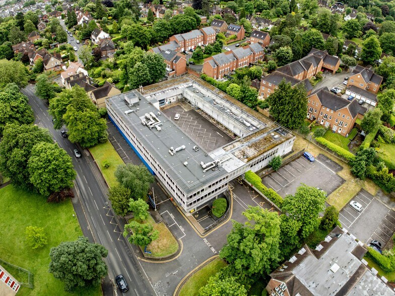 72 Reigate Rd, Reigate en venta - Foto del edificio - Imagen 1 de 13