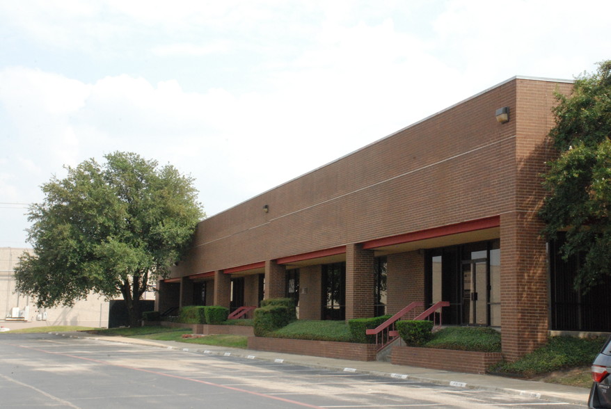 2010-2044 N State Highway 360, Grand Prairie, TX en alquiler - Foto del edificio - Imagen 1 de 9