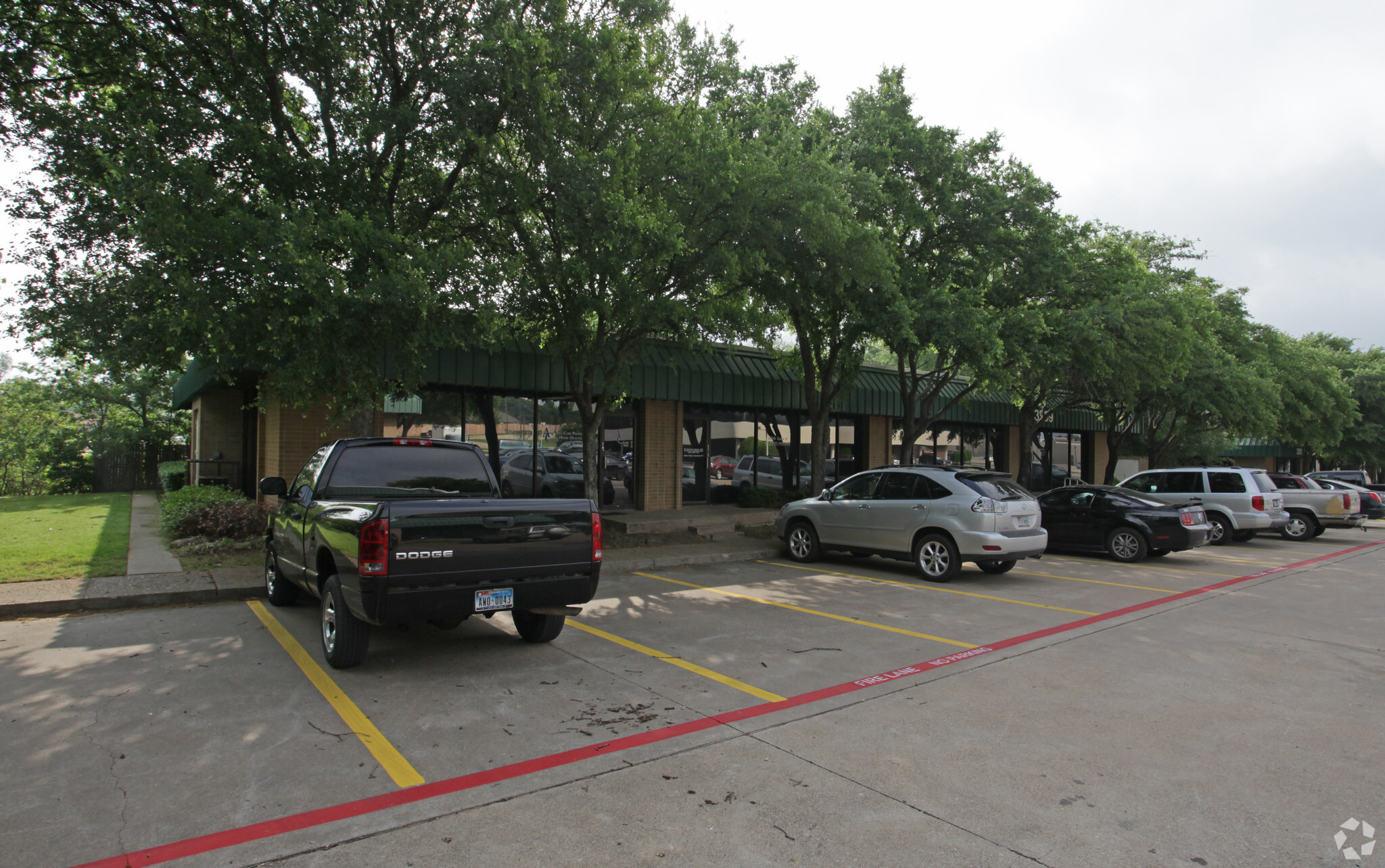 3909 W Green Oaks Blvd, Arlington, TX en alquiler Foto del edificio- Imagen 1 de 3