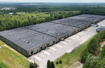 235 Standard Warehouse Rd, Lugoff, SC en alquiler Foto del edificio- Imagen 1 de 6