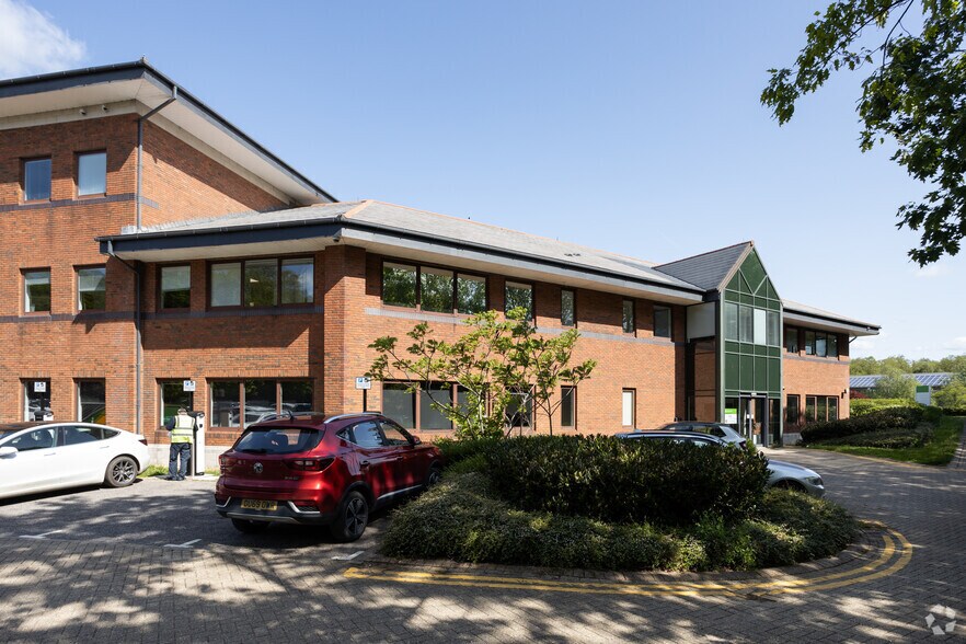 Grange Dr, Southampton en alquiler - Foto del edificio - Imagen 2 de 32