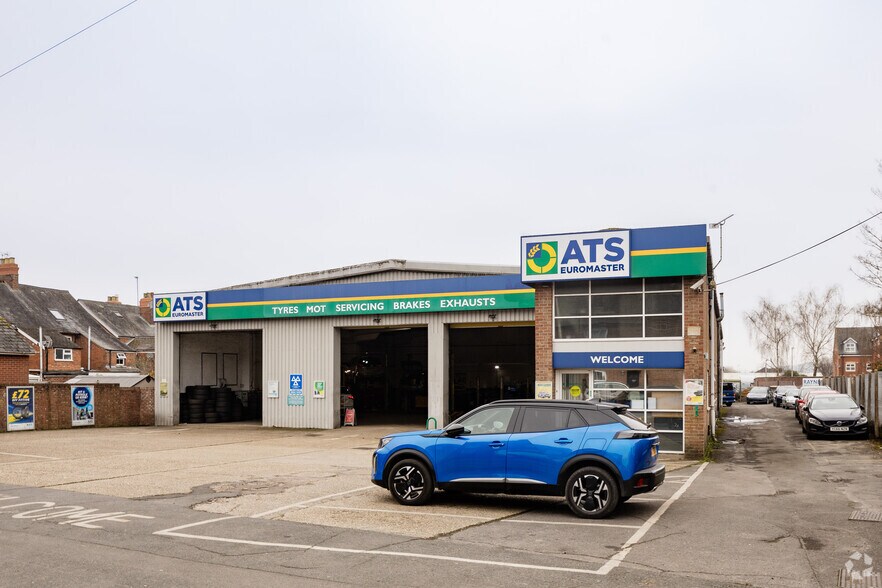 30 Queens Rd, Newbury en venta - Foto principal - Imagen 1 de 2