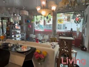 Local en Alcalá de Henares, Madrid en alquiler - Vídeo de anuncio comercial 