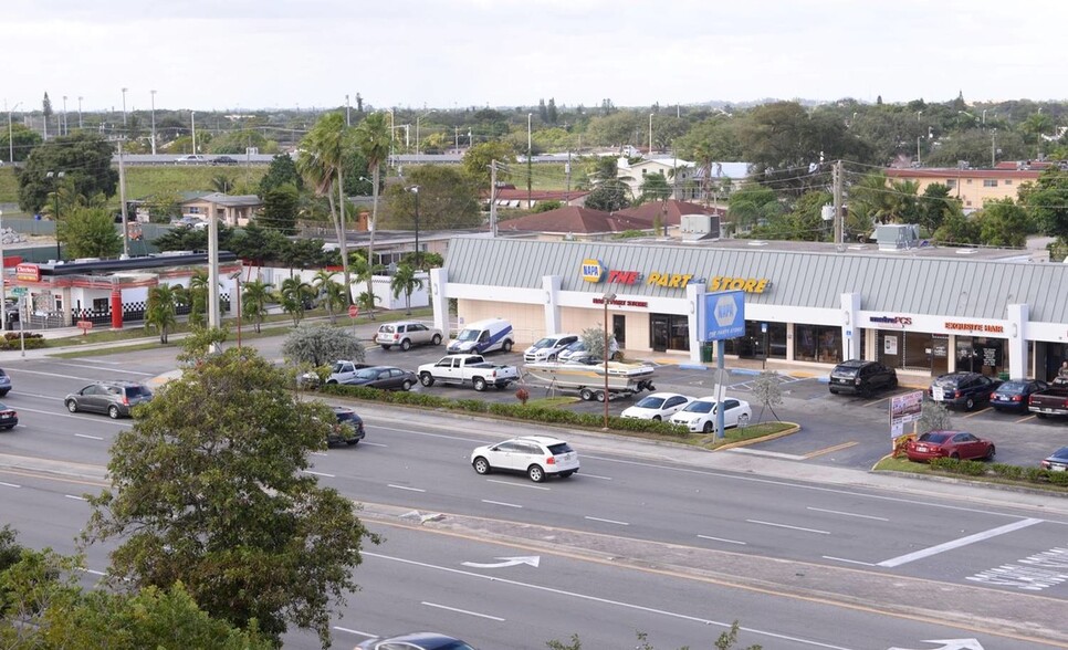 6105-6117 Hollywood Blvd, Hollywood, FL en alquiler - Foto del edificio - Imagen 1 de 4