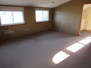 220 Forsgate Dr, Jamesburg, NJ en alquiler Foto del interior- Imagen 2 de 3