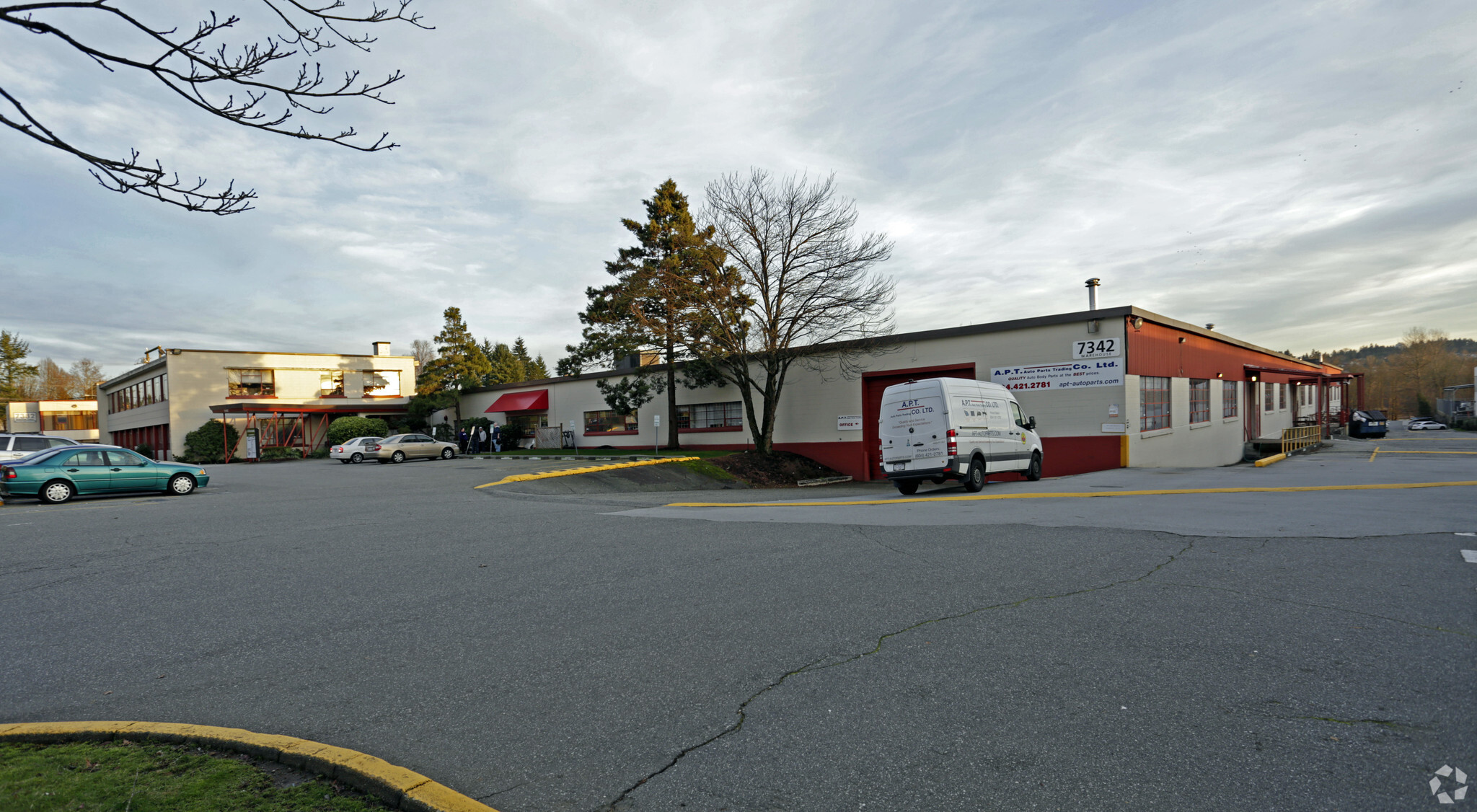 7342 Winston St, Burnaby, BC en alquiler Foto del edificio- Imagen 1 de 8