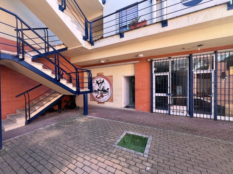 Local en Bormujos, Sevilla en venta - Foto del edificio - Imagen 1 de 11