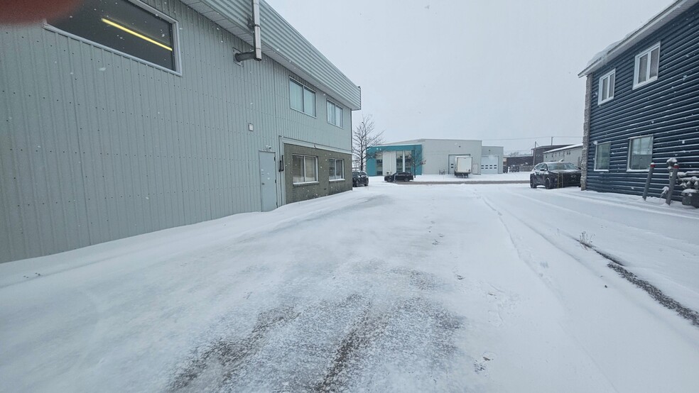 550 Rue Adanac, Québec, QC en alquiler - Foto del edificio - Imagen 2 de 5