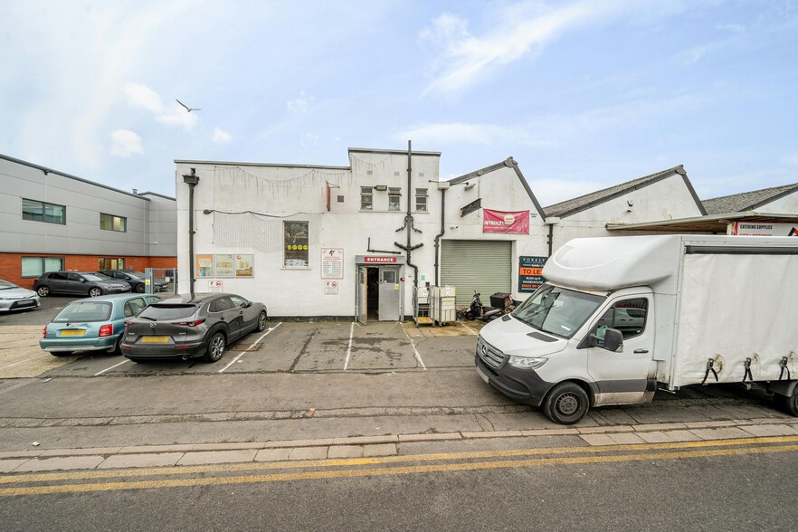 10 Greycaine Rd, Watford en alquiler - Foto del edificio - Imagen 2 de 19