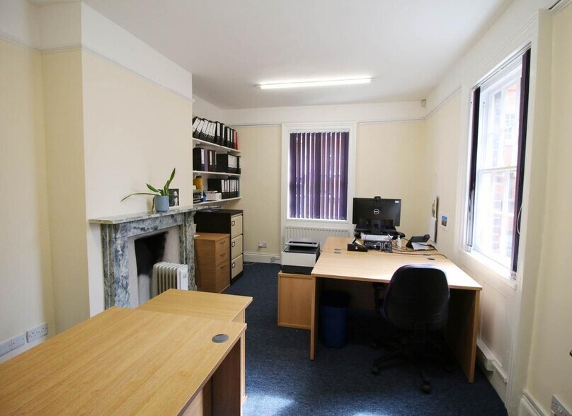 18 Newbury St, Wantage en venta - Foto del interior - Imagen 3 de 11