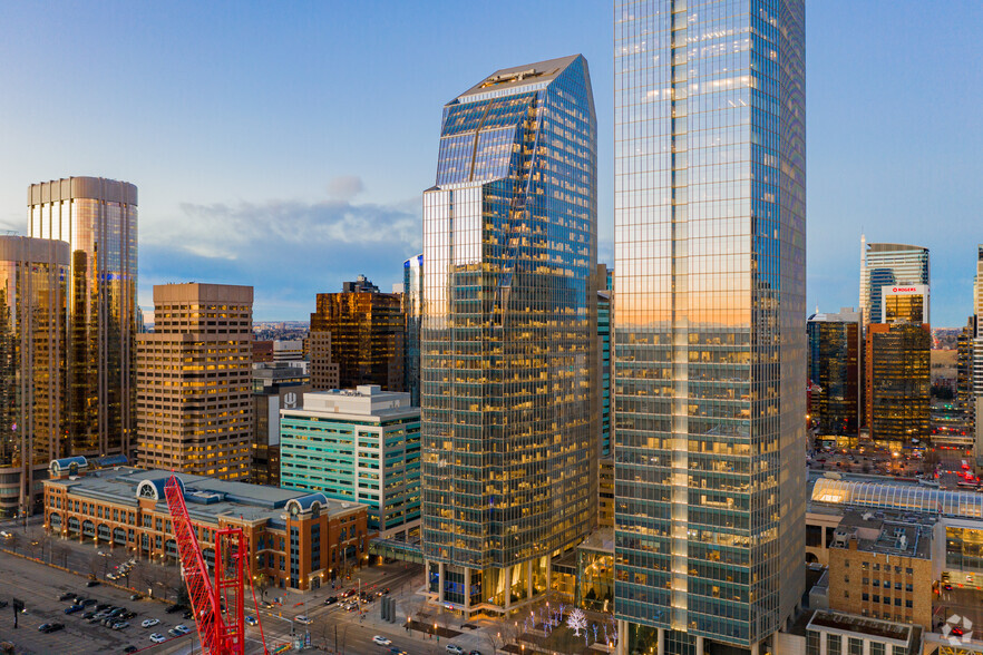 585 8th Ave SW, Calgary, AB en alquiler - Foto del edificio - Imagen 1 de 9