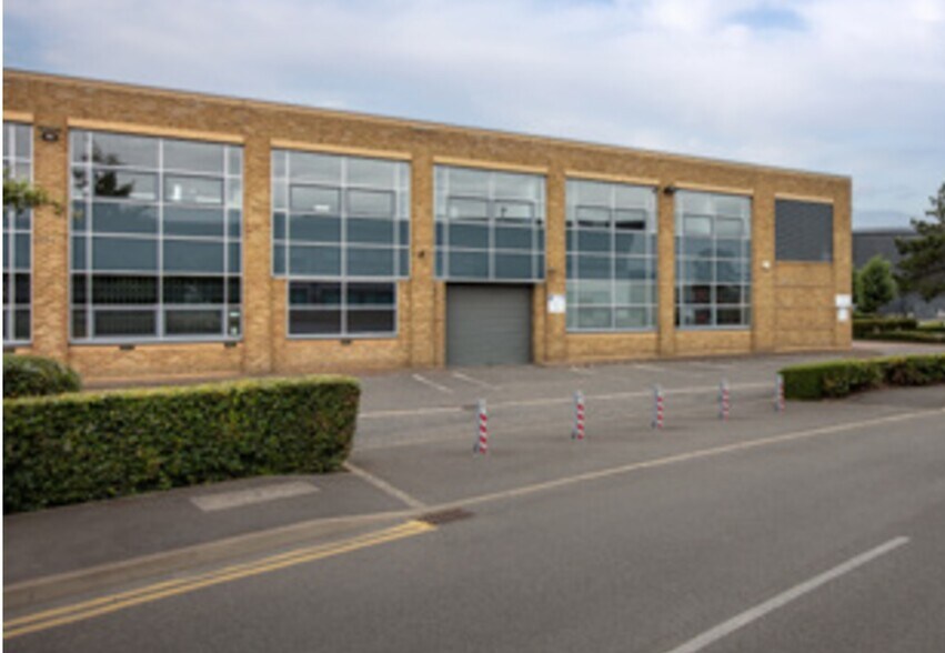 391 Edinburgh Ave, Slough en alquiler - Foto del edificio - Imagen 3 de 4