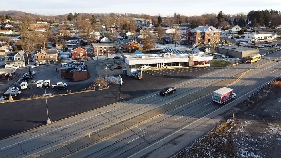 64 Greensburg St, Delmont, PA en alquiler - Foto del edificio - Imagen 3 de 6