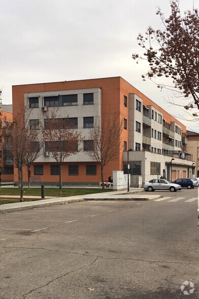 Calle Espliego, 4, Azuqueca de Henares, Guadalajara en venta - Foto del edificio - Imagen 2 de 2