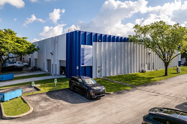 Más detalles de 4701-4759 SW 51 St, Davie, FL - Nave en alquiler