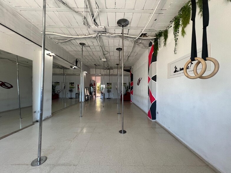 Local en Bormujos, Sevilla en venta - Foto del edificio - Imagen 3 de 14