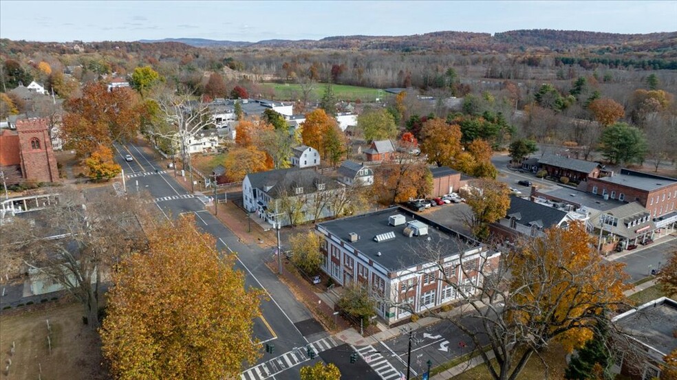 760 Hopmeadow St, Simsbury, CT en venta - Foto del edificio - Imagen 2 de 29