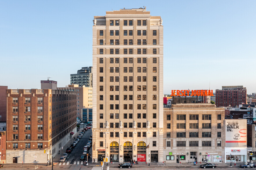 26 Journal Square, Jersey City, NJ en alquiler - Foto del edificio - Imagen 2 de 15