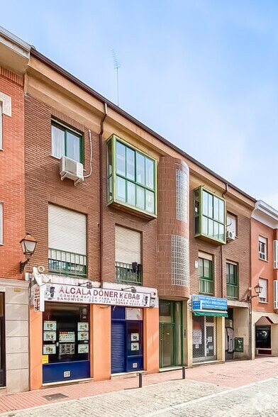 Local en Alcalá de Henares, Madrid en alquiler - Foto del edificio - Imagen 2 de 2