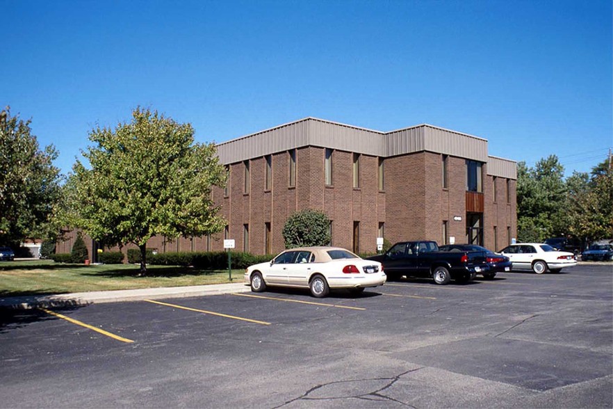 40400 Ann Arbor Rd, Plymouth, MI en alquiler - Foto del edificio - Imagen 1 de 2