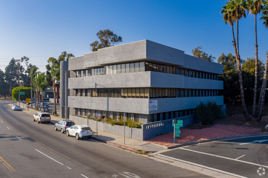 10999 Riverside Dr, Studio City, CA en alquiler - Foto del edificio - Imagen 2 de 7