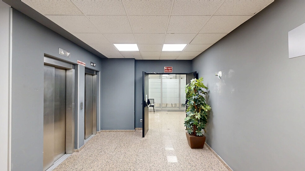 Calle de Manuel Tovar, 43, Madrid, Madrid en alquiler - Matterport 3D Scan - Imagen 3 de 22