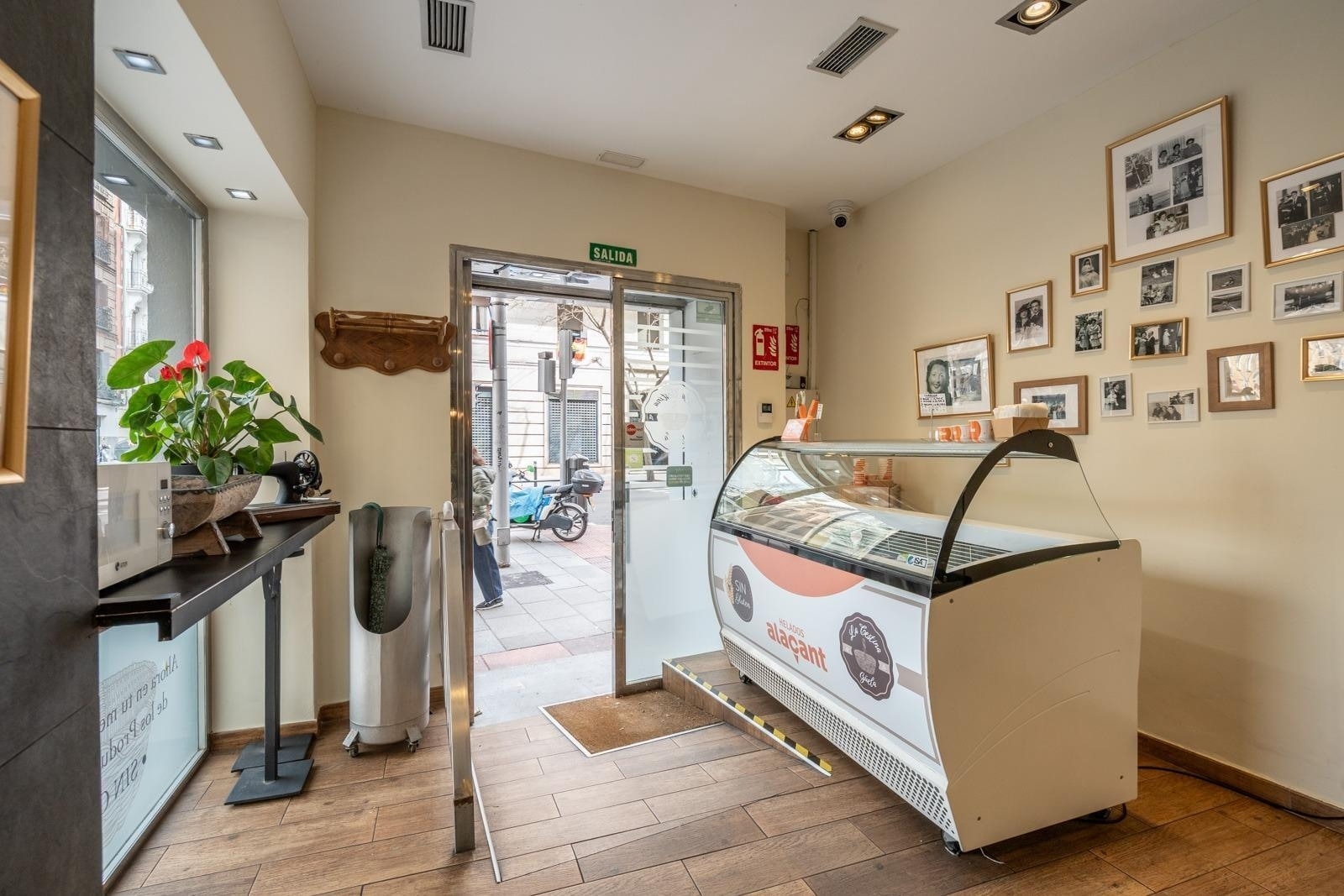 Local en Madrid, Madrid en alquiler Plano de la planta- Imagen 1 de 14