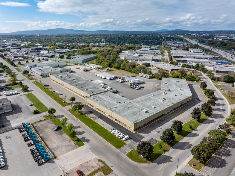 445 Av St Jean Baptiste, Québec, QC en alquiler - Foto del edificio - Imagen 1 de 4