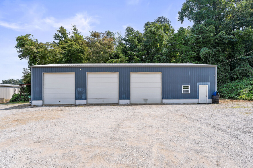 209 Mountain Rd, Livingston, TN en venta - Foto principal - Imagen 1 de 25