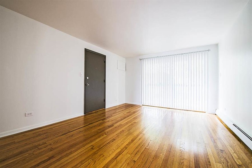 14113 S Tracy Ave, Riverdale, IL en venta - Foto del edificio - Imagen 3 de 7