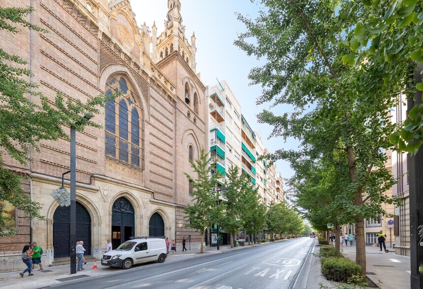 Local en Granada, Granada en venta - Foto del edificio - Imagen 3 de 29