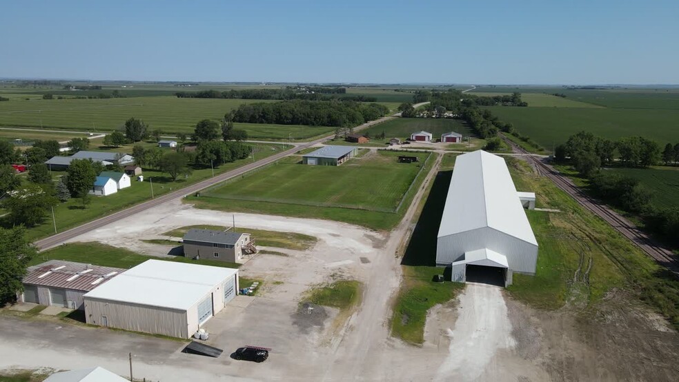 213 10th St, Onawa, IA en alquiler - Vídeo aéreo - Imagen 3 de 26