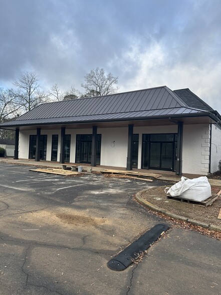 8910 Main St, Woodstock, GA en alquiler - Foto del edificio - Imagen 1 de 7