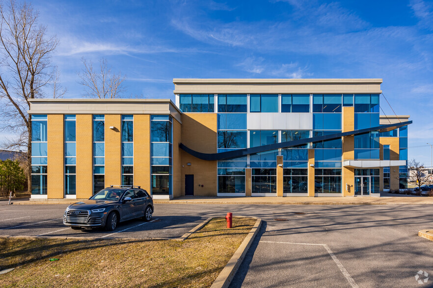 4255 Boul Lapinière, Brossard, QC en alquiler - Foto del edificio - Imagen 2 de 20