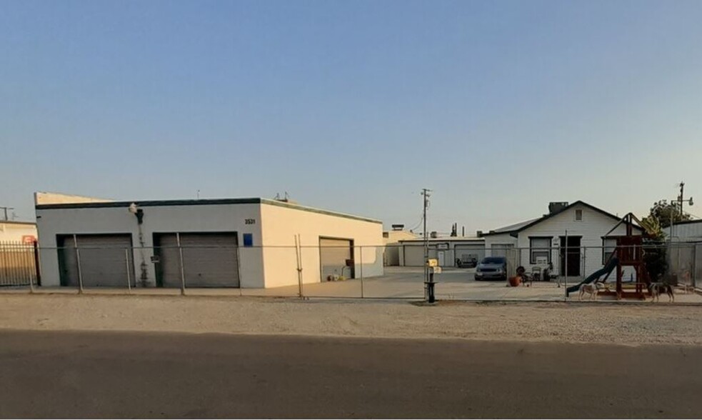 3531-3533 Brian Way, Bakersfield, CA en venta - Foto principal - Imagen 1 de 25