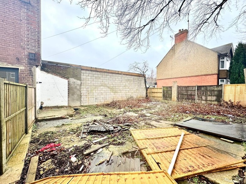 139 High Street North, Dunstable en venta - Foto del edificio - Imagen 2 de 3