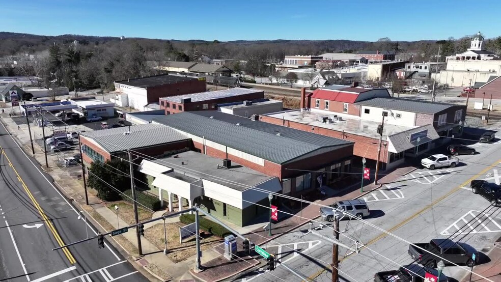 18 W Currahee St, Toccoa, GA en venta - Vídeo de anuncio comercial - Imagen 2 de 52