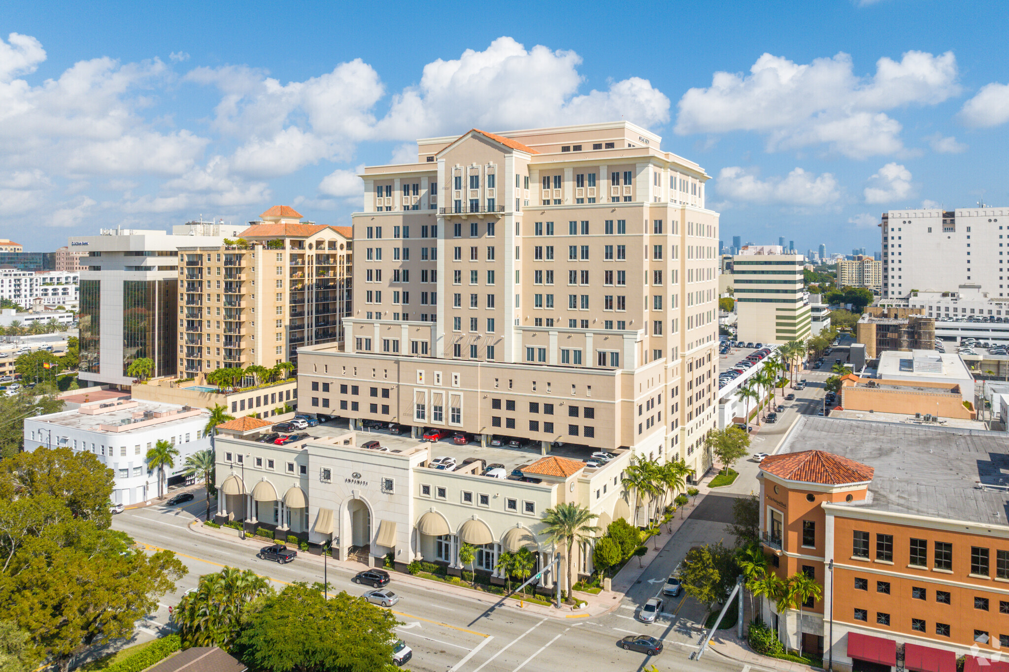 2701 S Le Jeune Rd, Coral Gables, FL en alquiler Foto del edificio- Imagen 1 de 7