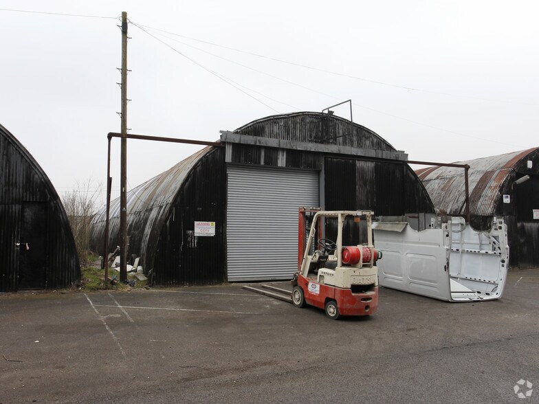Boughton Industrial Estate, Boughton en venta - Foto del edificio - Imagen 2 de 2